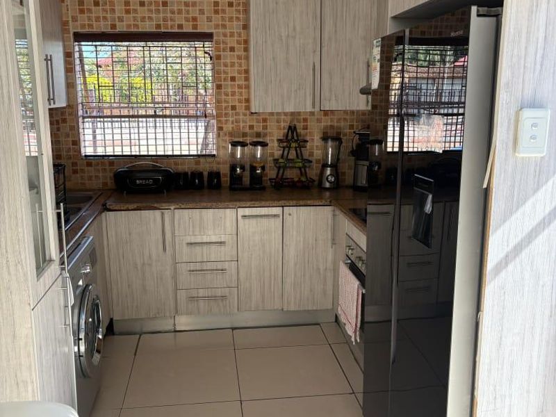 3 bedroom House - Photo 3
