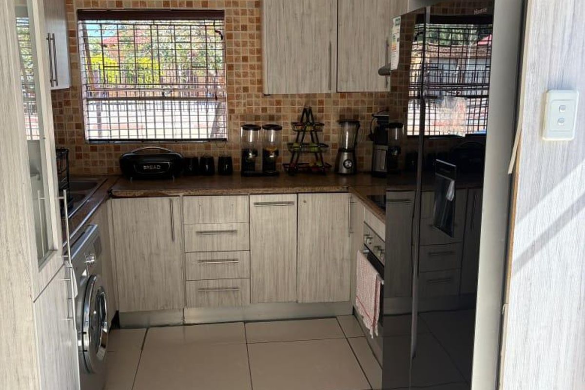 3 bedroom House - Photo 3