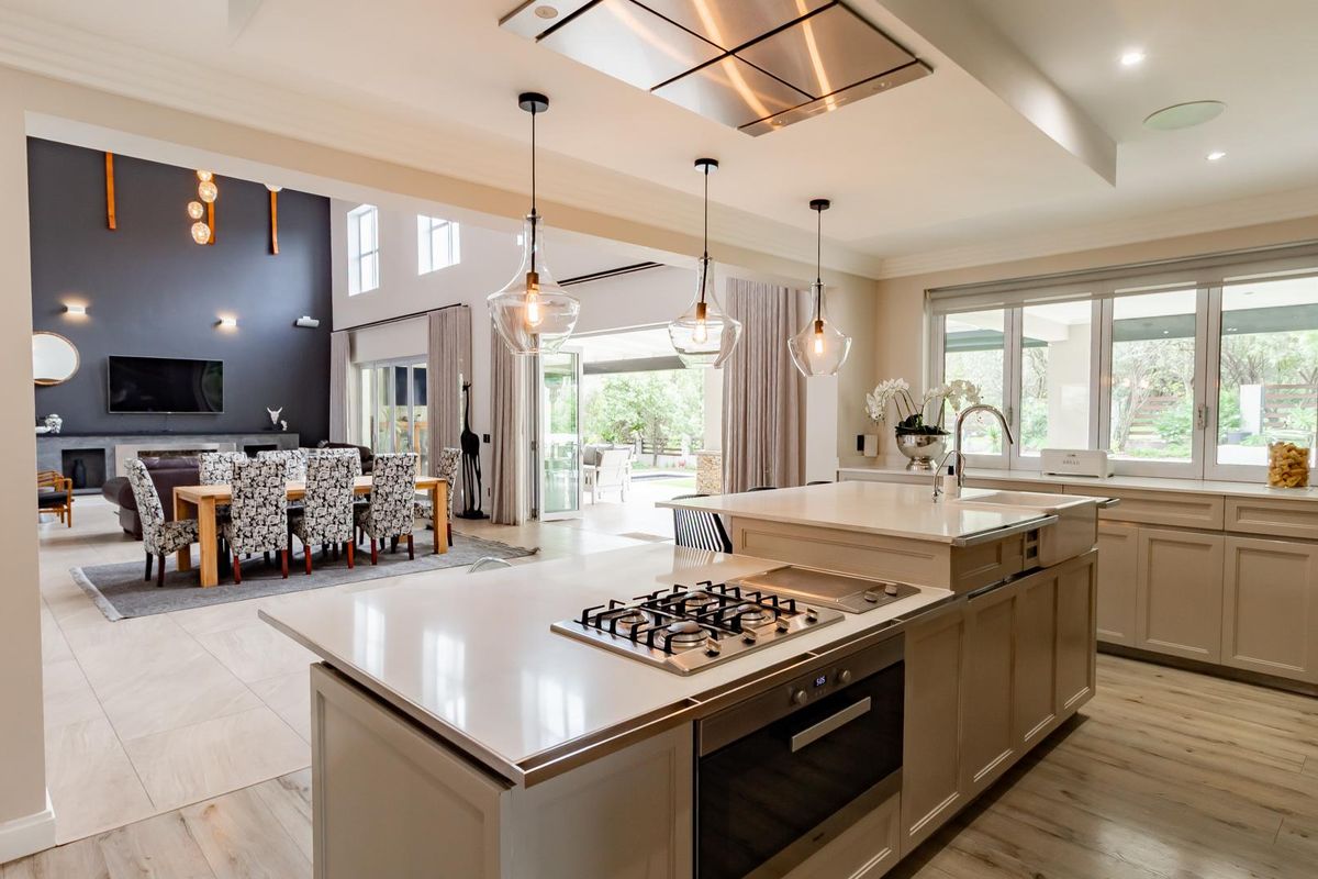 5 Bedroom House for Sale in Steyn City - Photo 4