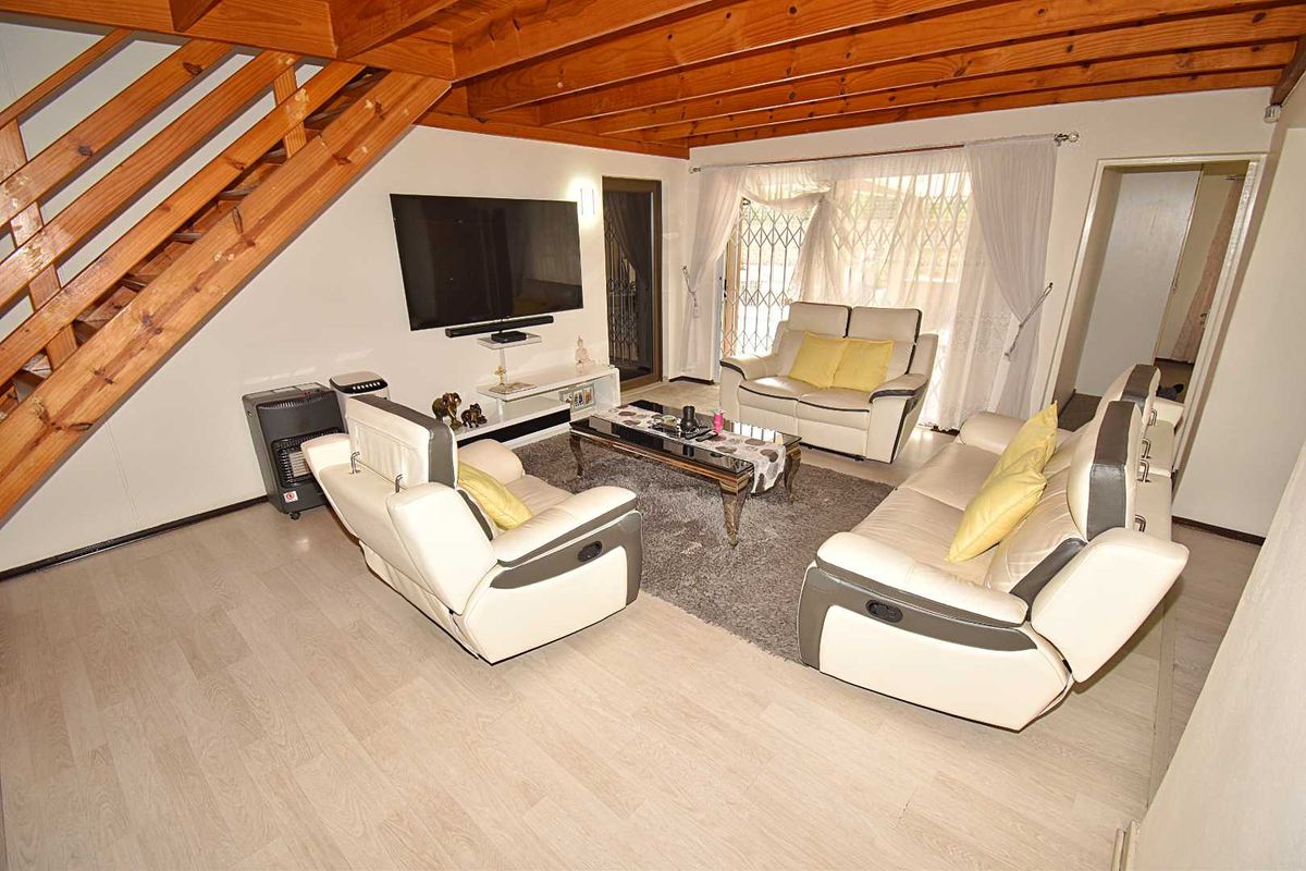 Modern and Secure - Photo 4