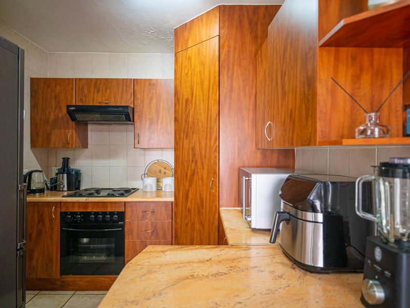 Family Home with Space in Ruimsig - Photo 7