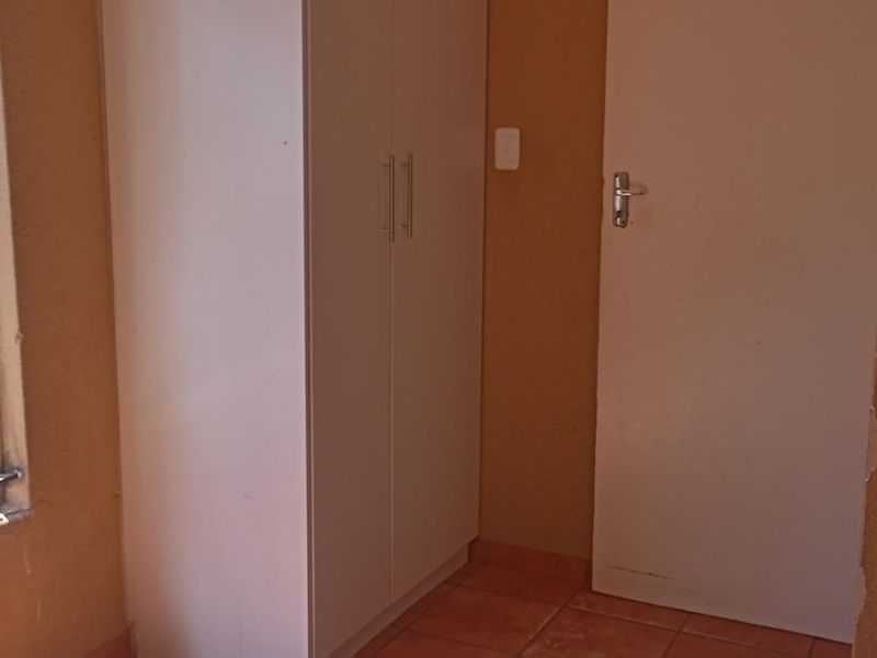 "Perfect Starter Home: 2 Beds Near Mams Mall!" - Photo 9