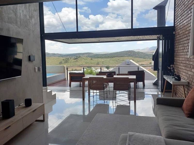 SPACIOUS LUXURY TOWNHOUSE FOR THE EXECUTIVE - Photo 7