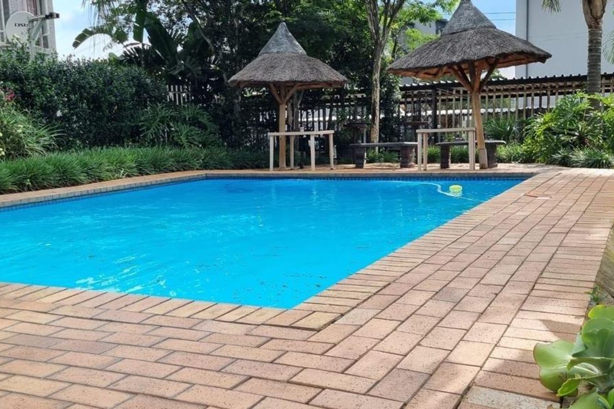 3 Bedroom Apartment for sale in Verwoerdpark - Photo 2