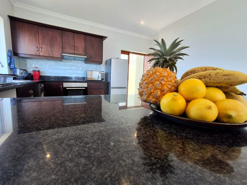 Your Oceanview Escape Awaits 🌊 - Photo 10