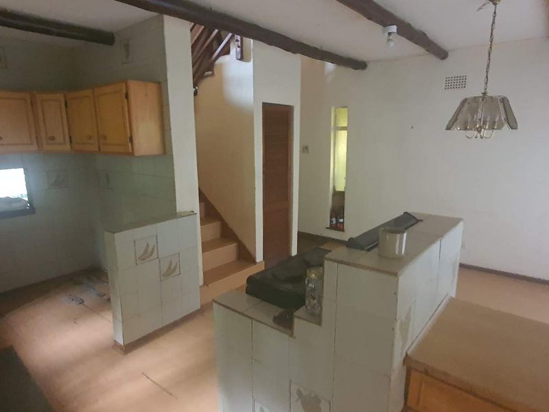 FOR THE EXTENDED FAMILY - 1 SEPARATE DWELLINGS, VARIOUS OUTBUILDINGS, BOREHOLE AND MORE! - Photo 2