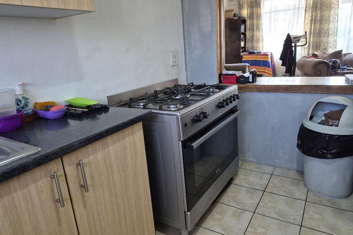 Pet friendly two-bedroom apartment - Photo 4