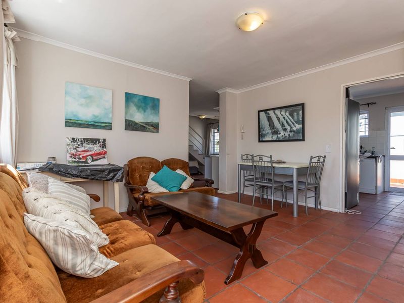 Investor's Dream: Modern, Secure, and Centrally Located - Photo 8