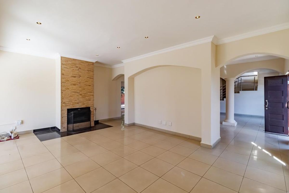5 Bedroom Family Home to Rent in Valley View Estate, Centurion - Photo 2