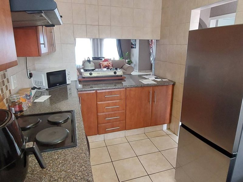 Pet Friendly 2 Bedroom Unit, in Town. - Photo 8