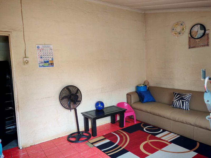 Your Perfect Renovation Project Near School & Shopping! - Photo 7