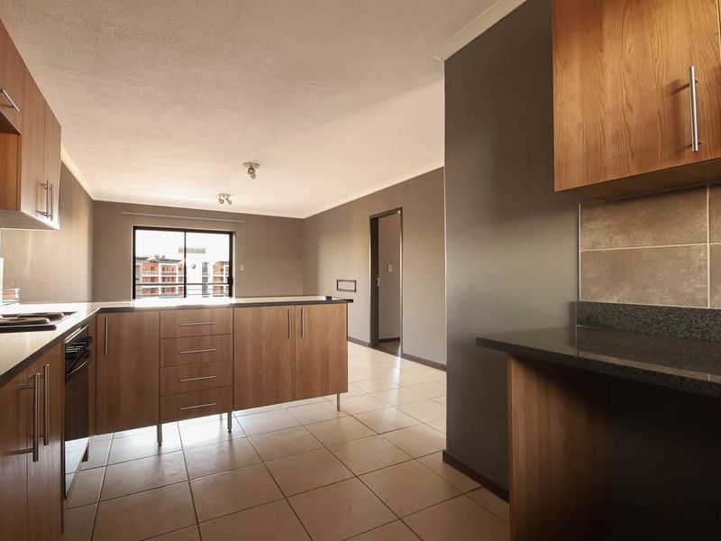 2 bedrooms Apartment in ECO PARK 50% off first months rent - Limited-Time Offer!" - Photo 3