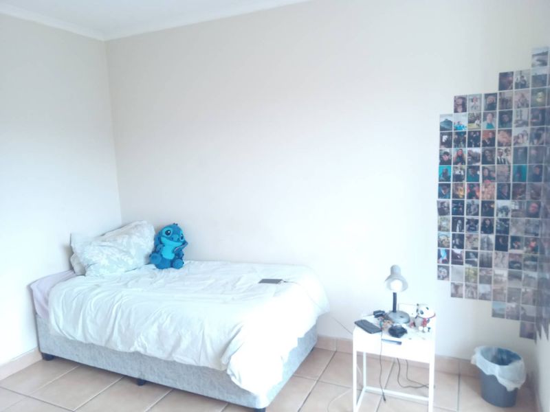 2 Bedroom Apartment Rental - Photo 4