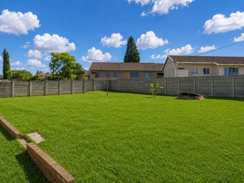 Your perfect family Home  with study, work from home, large back garden and storage, Awaits! - Photo 4