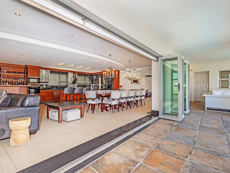 A Modern Classic Masterpiece with Unrivalled Views in Prestigious Baronetcy Estate - Photo 10