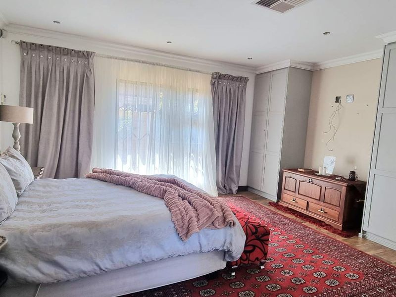 FIVE STAR HOME IN FIVE STAR STREET - Photo 4