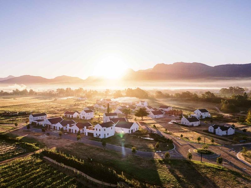 Elegant Four Bedroom Home on Paarl Valleij Lifestyle Estate & Farm, Perfect for Families and Entertainers - Photo 9