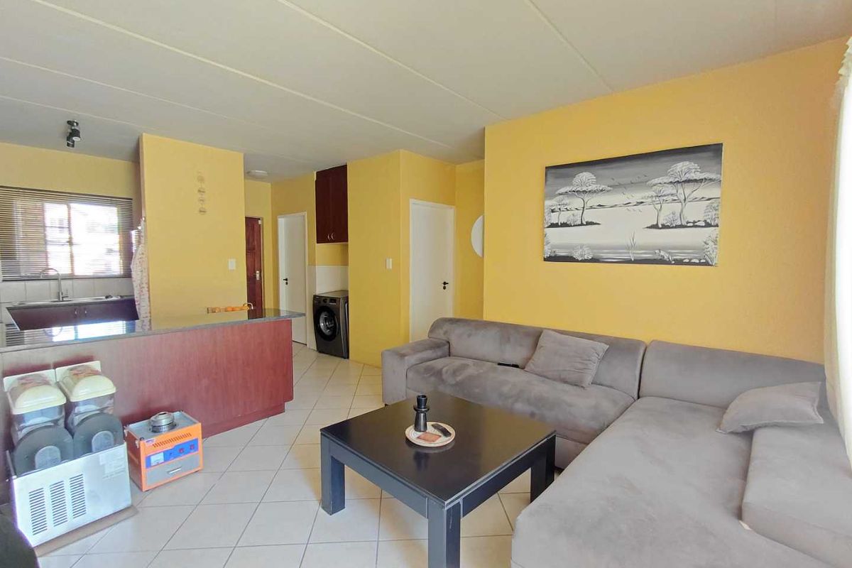2 Bed 2 Bath Unit in Honeypark For Sale - Photo 2