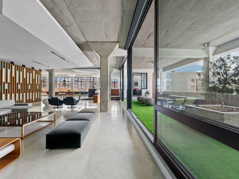 Live the ultimate Cape Town loft experience - Photo 4