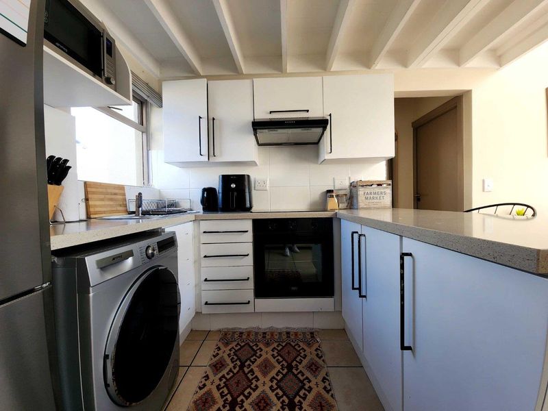 Modern 1-Bedroom Loft Apartment with Double Balcony & Scenic Views – Lonehill Versatile Loft | Prime Location - Photo 6