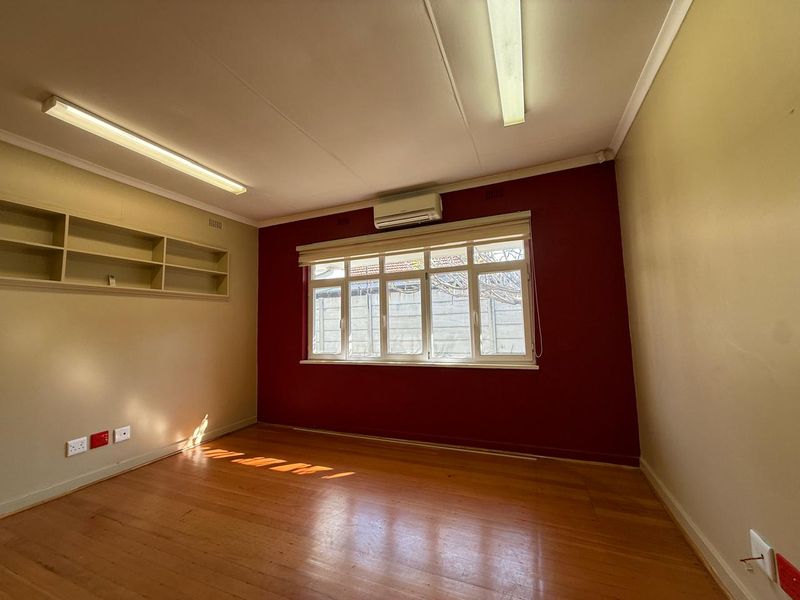 Freestanding Office Space To Let in a Prime Greenside Location - Photo 5