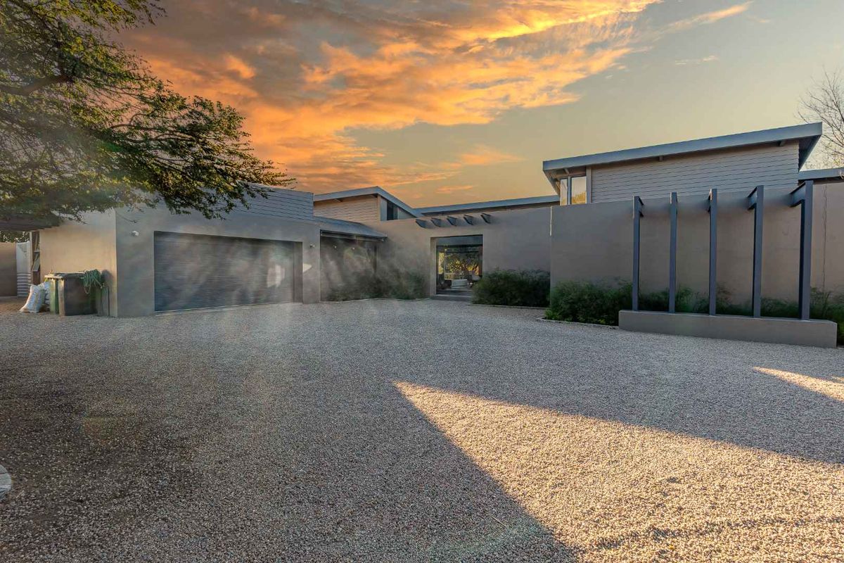 Family Retreat in Monaghan Farms - Photo 5