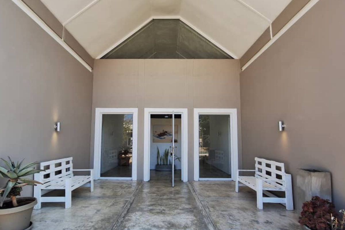 FOR SALE | STYLISH FAMILY HOME | OMEYA ESTATE - Photo 2