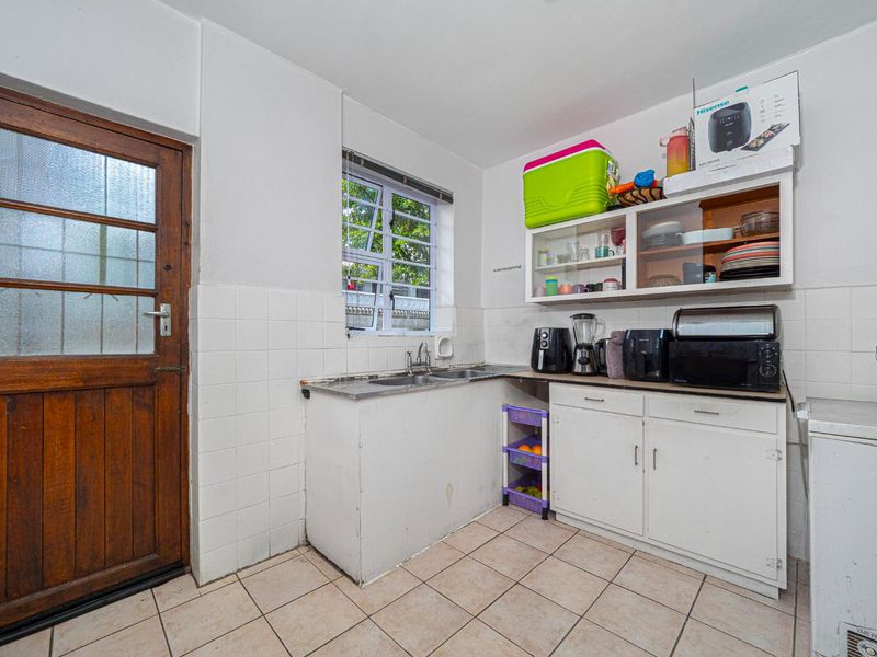 A Generous Space Ready for Your Personal Touch - Photo 8