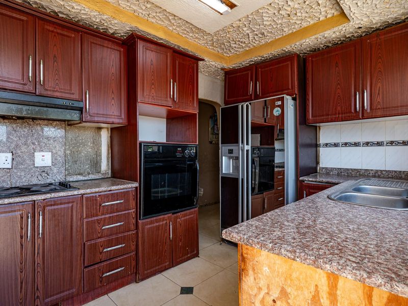 Beautiful 3-Bedroom Family Home for Sale - Photo 6