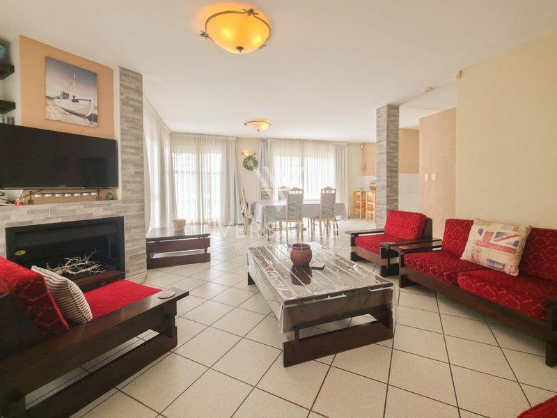 Lock-Up-and-Go Sectional Title in the Heart of Town - Photo 3