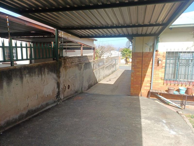 A Bargain for a family home or as an Investment property!!! Act now!!! - Photo 10