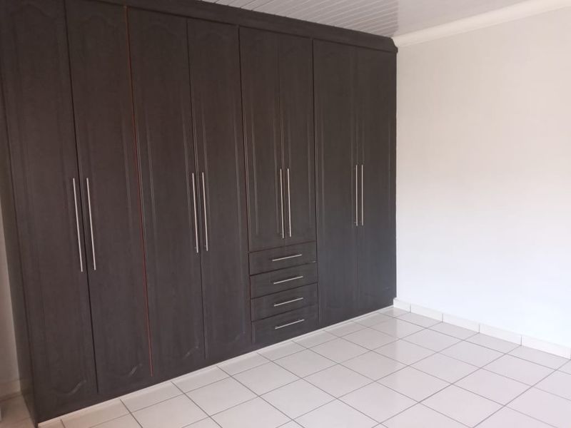 Modern Two Bedroom House to rent Rothdene Meyerton - Photo 3