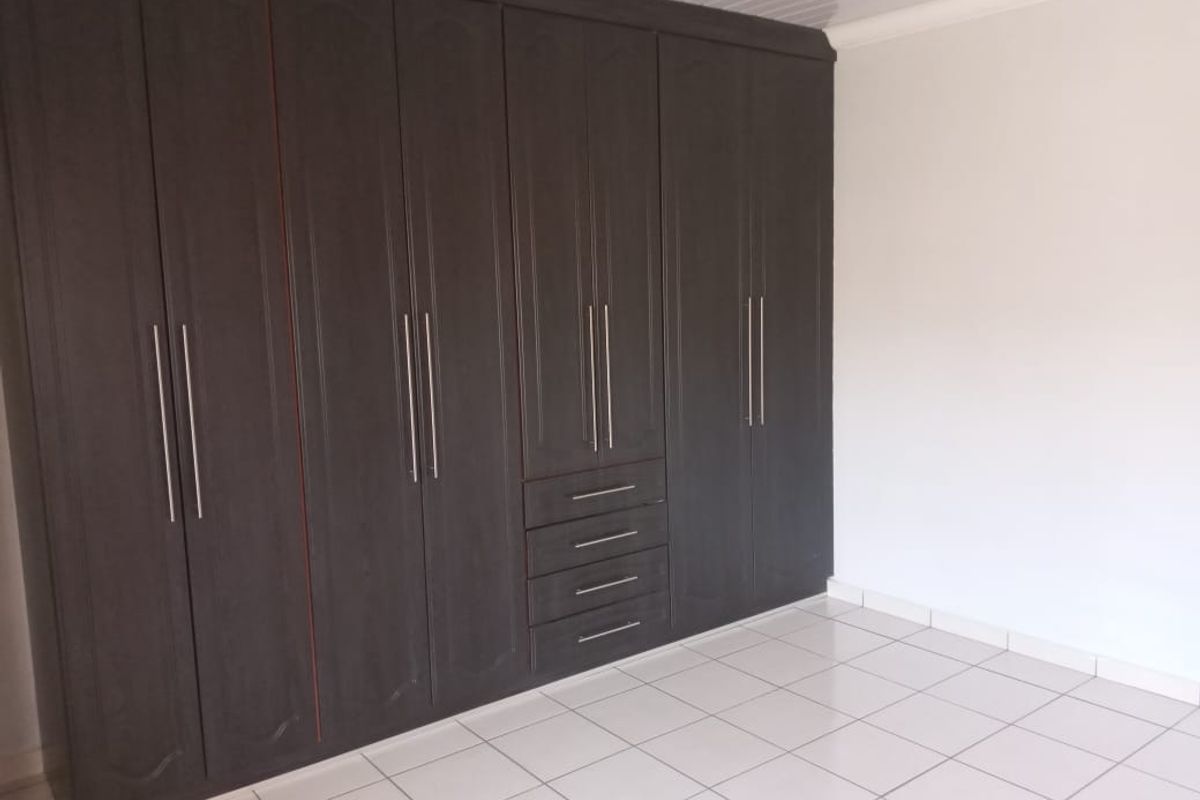 Modern Two Bedroom House to rent Rothdene Meyerton - Photo 3