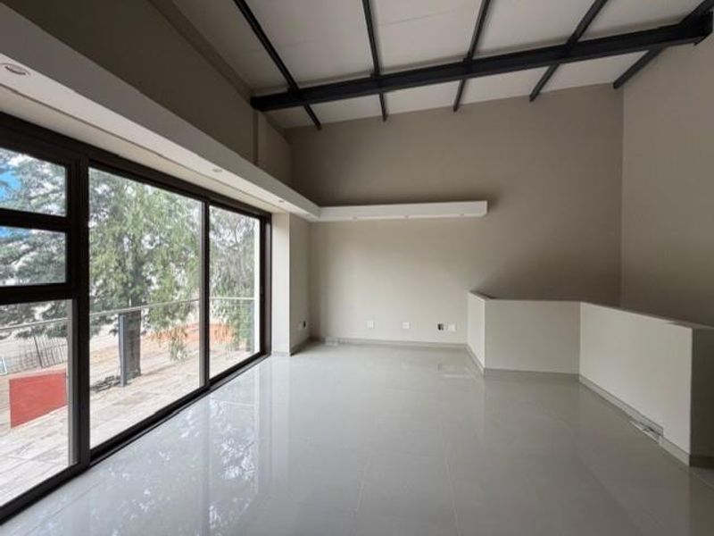 Office Space TO LET in CBD - Photo 8