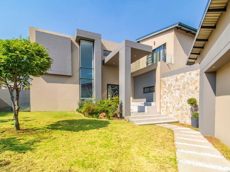 Stunning Home For Sale In Waterfall Country Estate - Photo 8