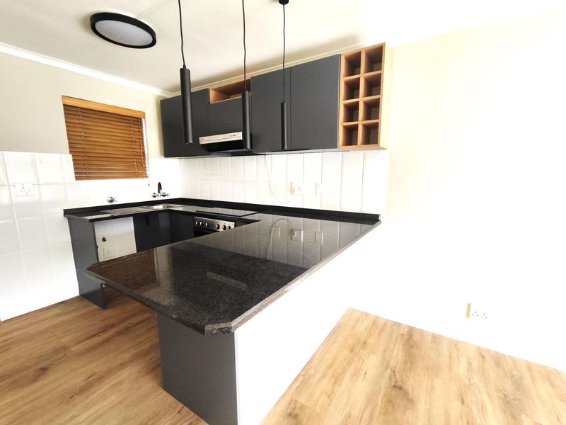 Renovated 2 bedroomed apartment in Claremont Upper - Photo 6