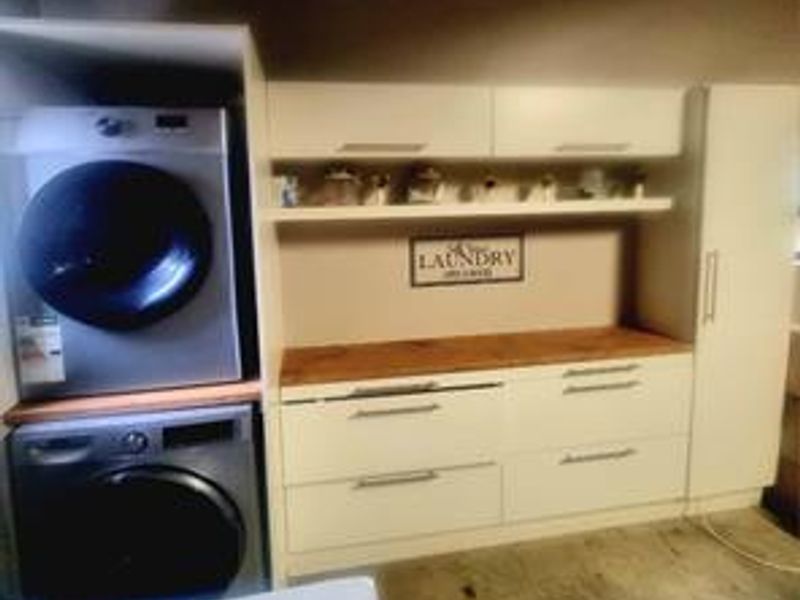 For Sale | Henning Village – Executive Family Home - Photo 9