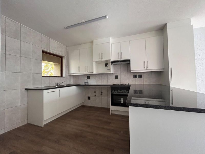 Beautifully Renovated 1-Bedroom Sectional Title Unit for Sale – New Market Park, Alberton - Photo 3