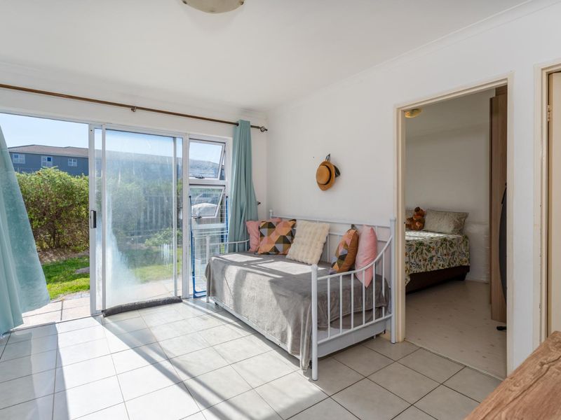 Charming Ground Floor Apartment in Costa Da Gama - Photo 4