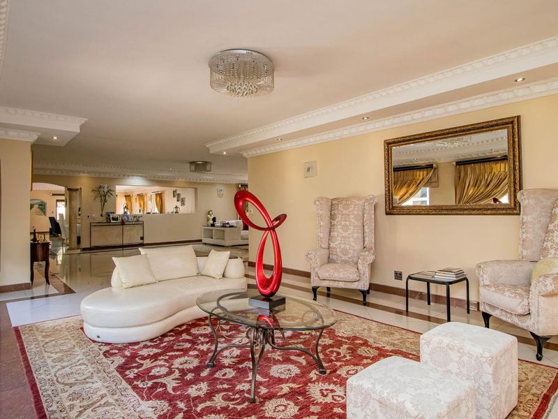 Stunning Residence with Cinema Room & Built-In Bar - Photo 5