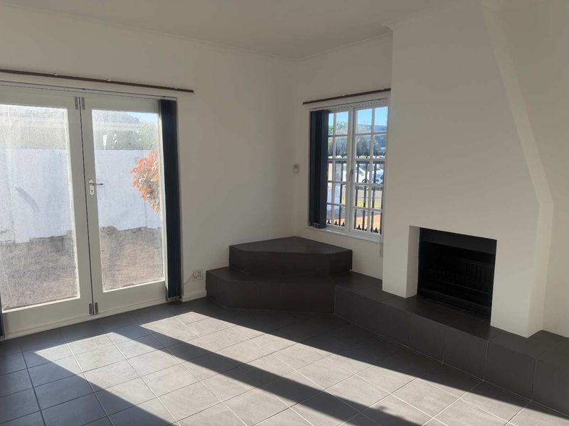 Family Home in Fish Hoek - Photo 10