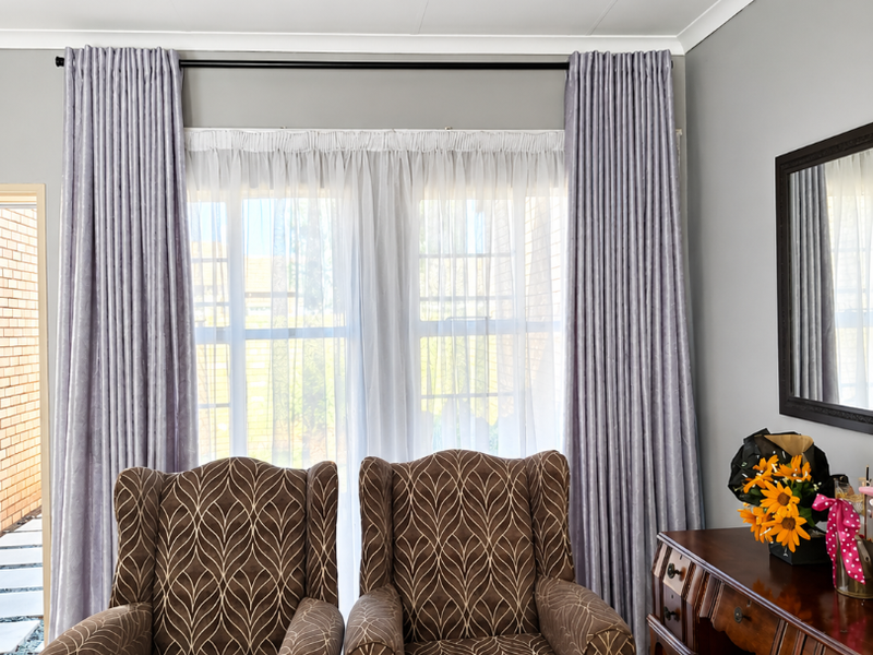 2 BEDROOM TOWNHOUSE WITH SPLASH POOL TO RENT IN EQUESTRIA ESTATE – OVERBERG COMPLEX - Photo 3