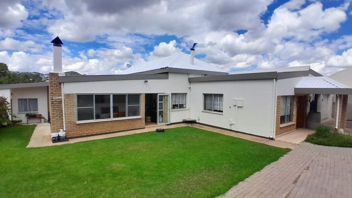 Property #2488915, House For Sale in Olympia