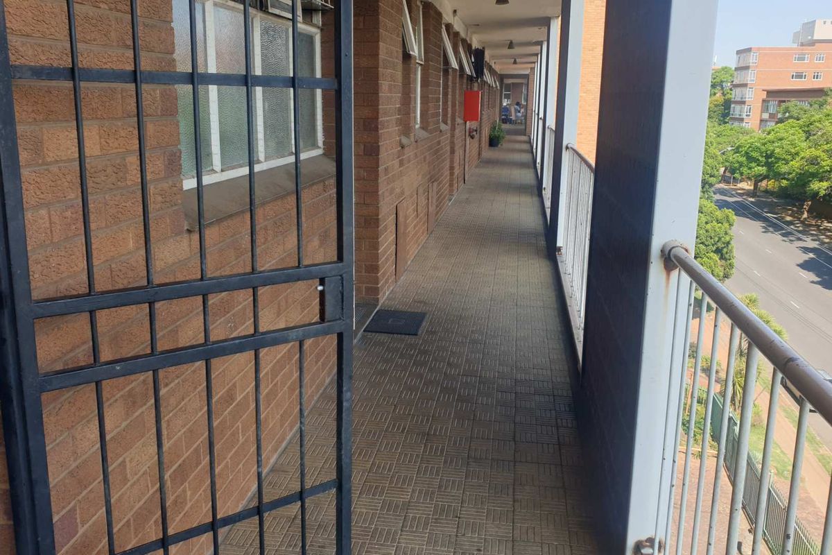 Convenience & Splendour - Photo 2