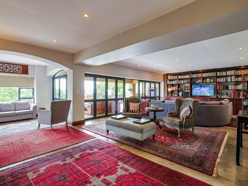 Modern Masterpiece with Breathtaking Views. - Photo 6