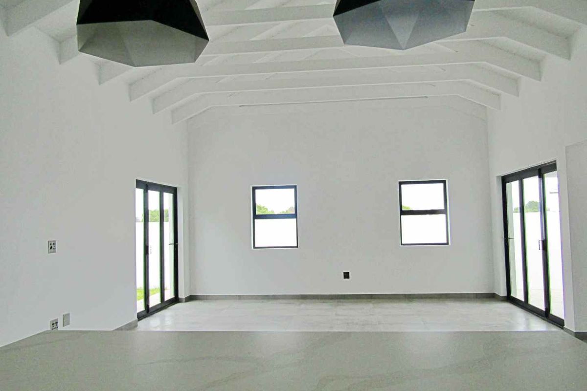 Nearly complete and looking for its owner - Photo 3