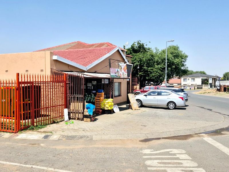 Excellent Investment Opportunity – Mixed-Use Commercial Property - Photo 8