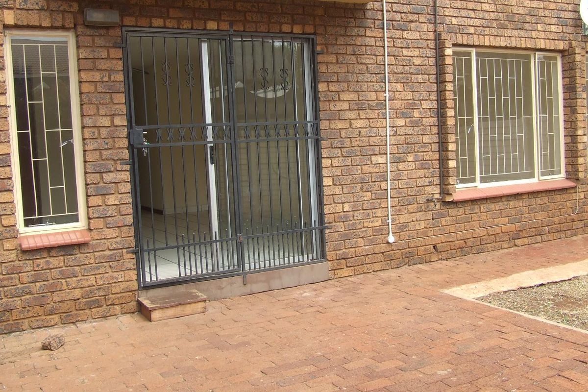 2 BEDROOM FLAT TO RENT IN DOORNPOORT - Photo 2