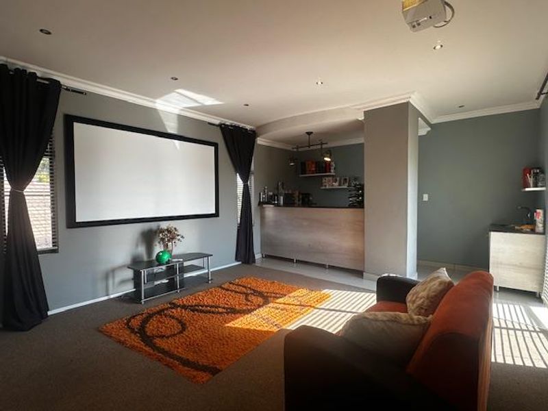 Your forever home is waiting – and it’s spectacular - Photo 9