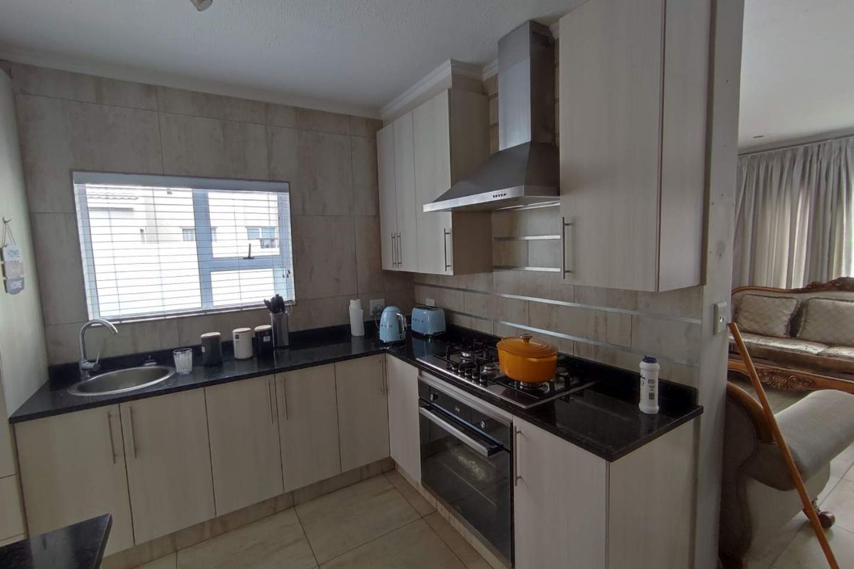 THATCHFIELD SECURITY ESTATE - 4 BEDROOM HOUSE - Photo 5
